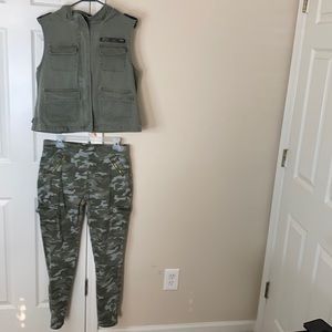 Big Kids Vest and Camo Skinny Jeggings